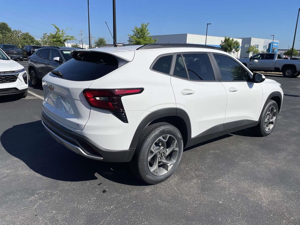 2026 Chevrolet Trax LT - Photo 6