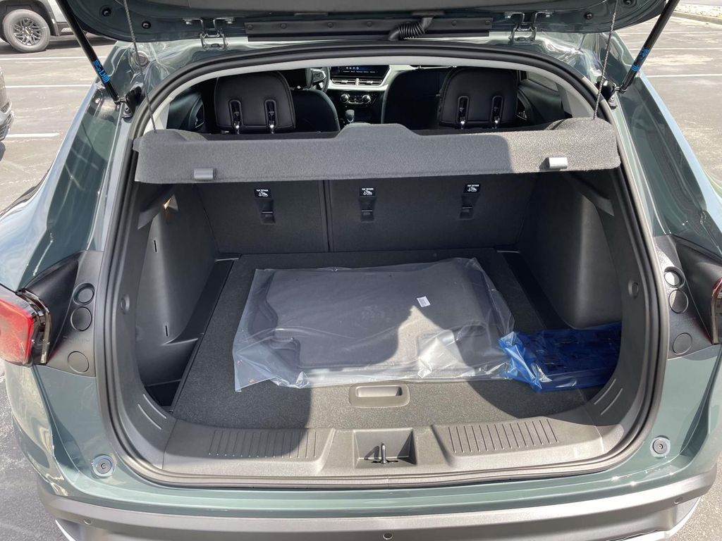 2026 Chevrolet Trax LT - Photo 12