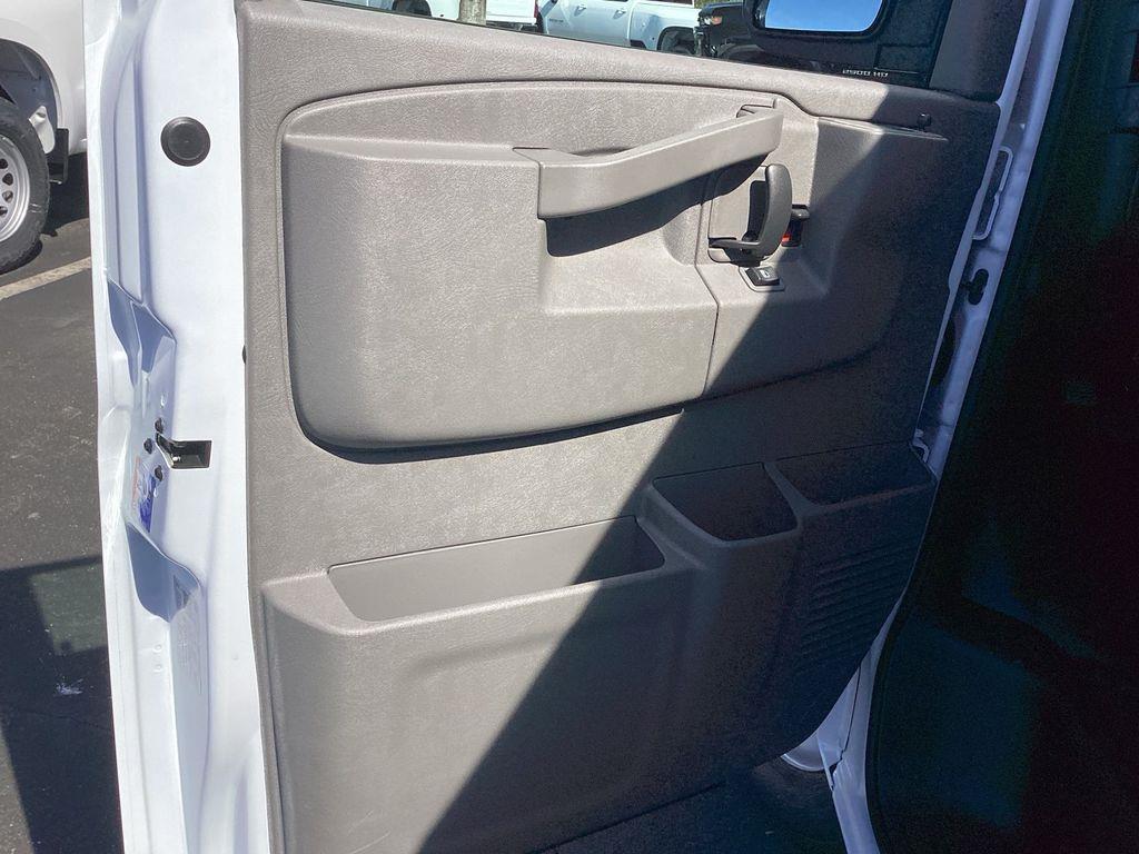 2026 Chevrolet Express Cargo Work Van - Photo 20