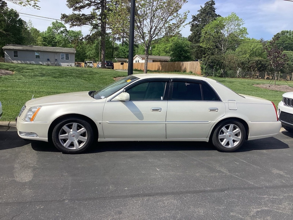 Used 2007 CADILLAC DTS Luxury I Car