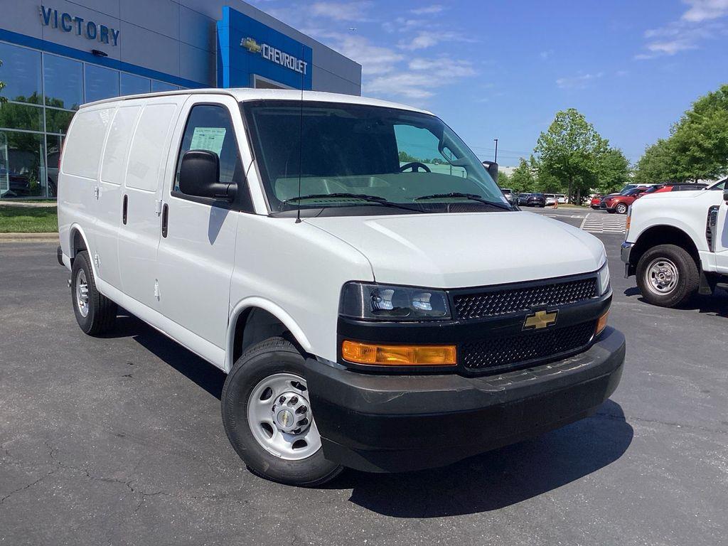 2026 Chevrolet Express Cargo Work Van - Photo 7