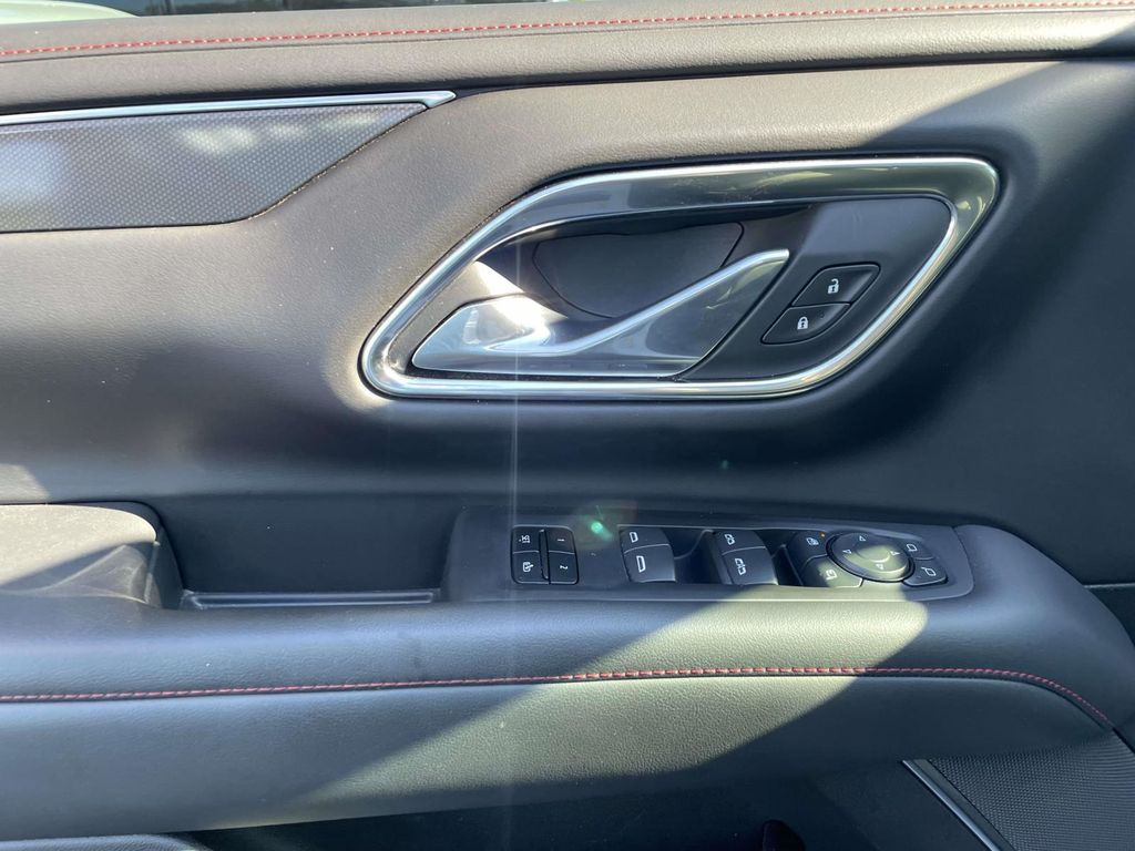 2024 Chevrolet Suburban RST - Photo 19
