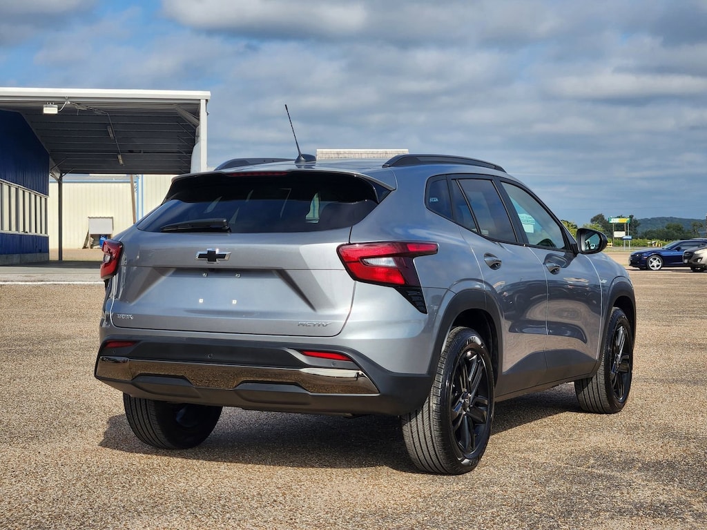 New 2025 Chevrolet Trax Activ SUV