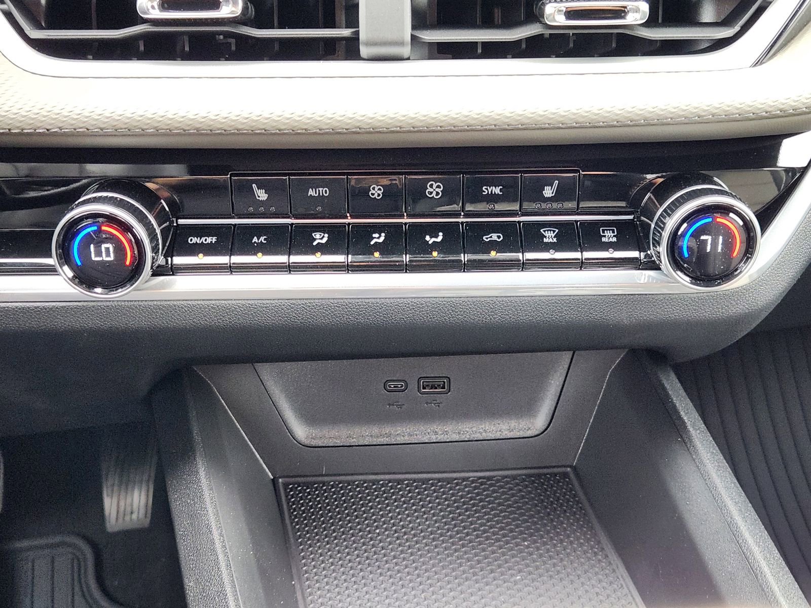 2026 Chevrolet Equinox LT - Photo 14