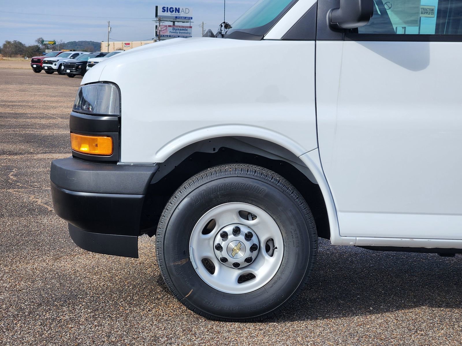 2025 Chevrolet Express Cargo Work Van - Photo 6