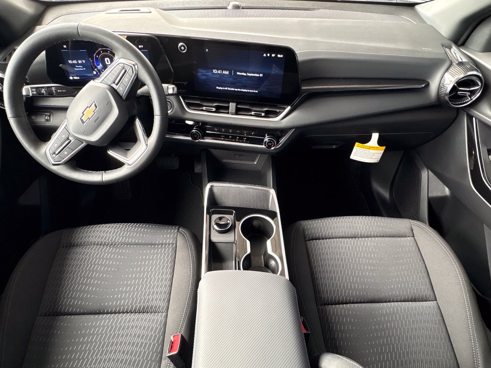 2027 Chevrolet Equinox LT - Photo 10