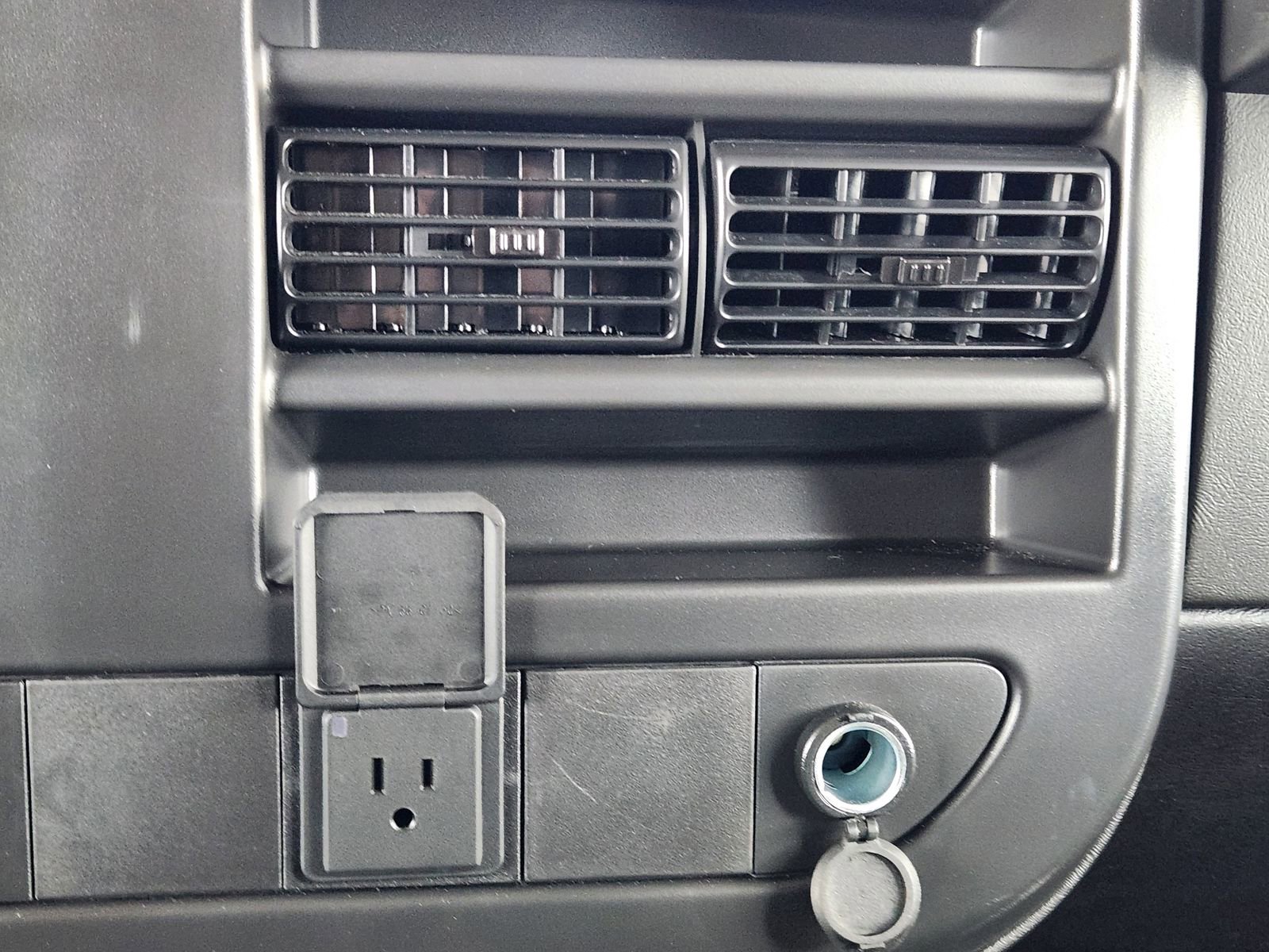 2025 Chevrolet Express Cargo Work Van - Photo 16