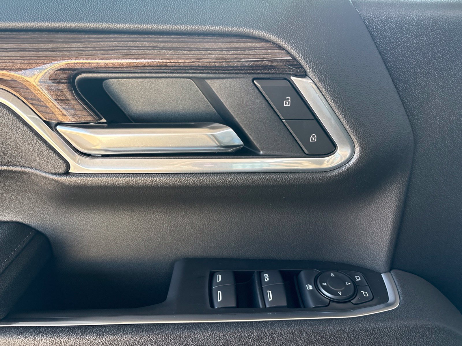 2026 Chevrolet Silverado 1500 LT - Photo 17