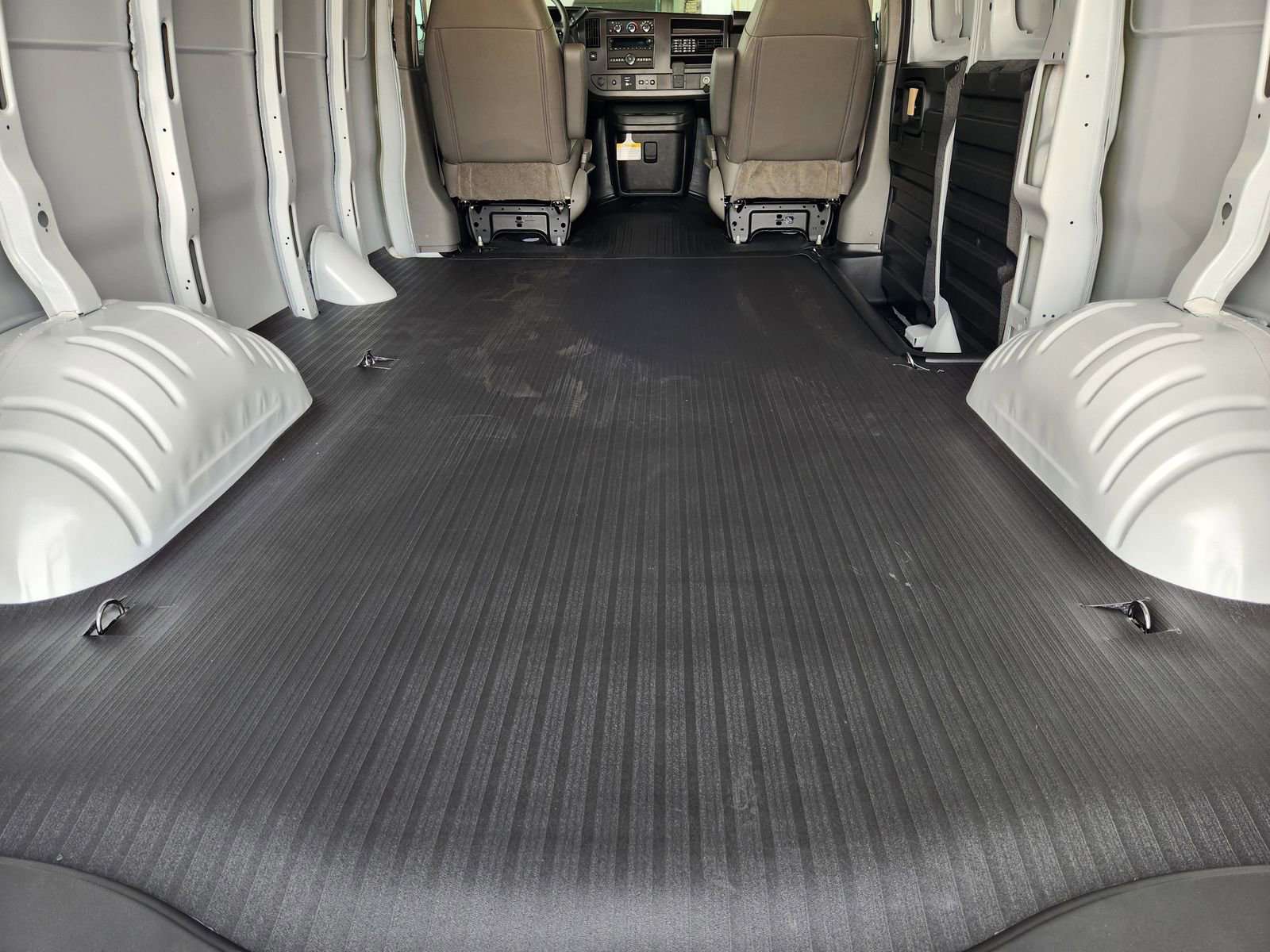 2025 Chevrolet Express Cargo Work Van - Photo 22