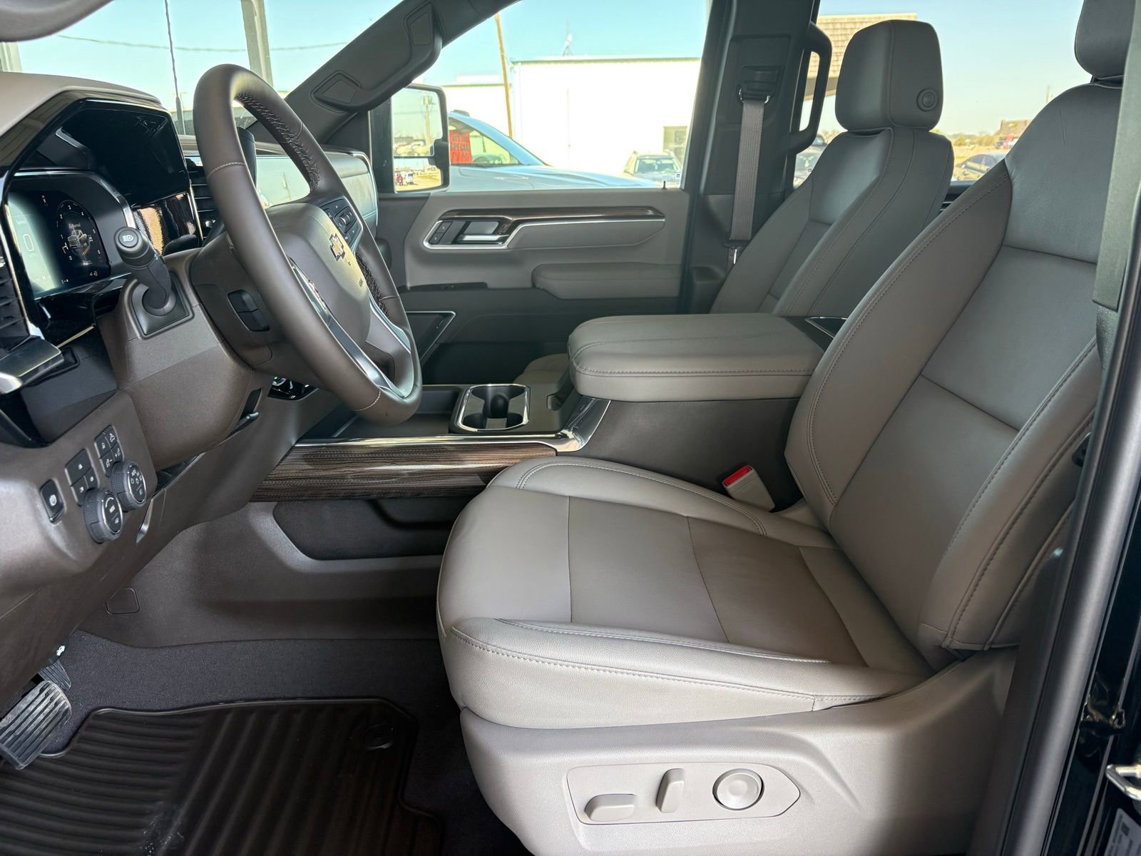 2026 Chevrolet Silverado 3500 HD LT - Photo 8
