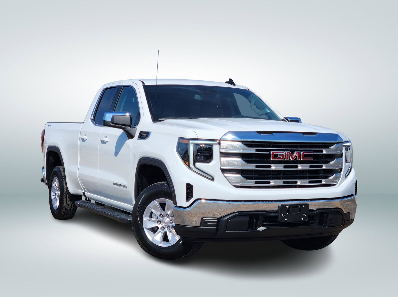 2026 GMC Sierra 1500 SLE's photo