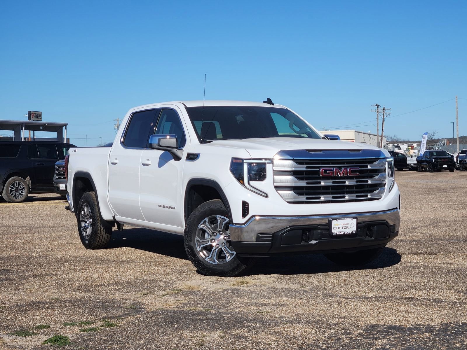 2026 GMC Sierra 1500 SLE's photo