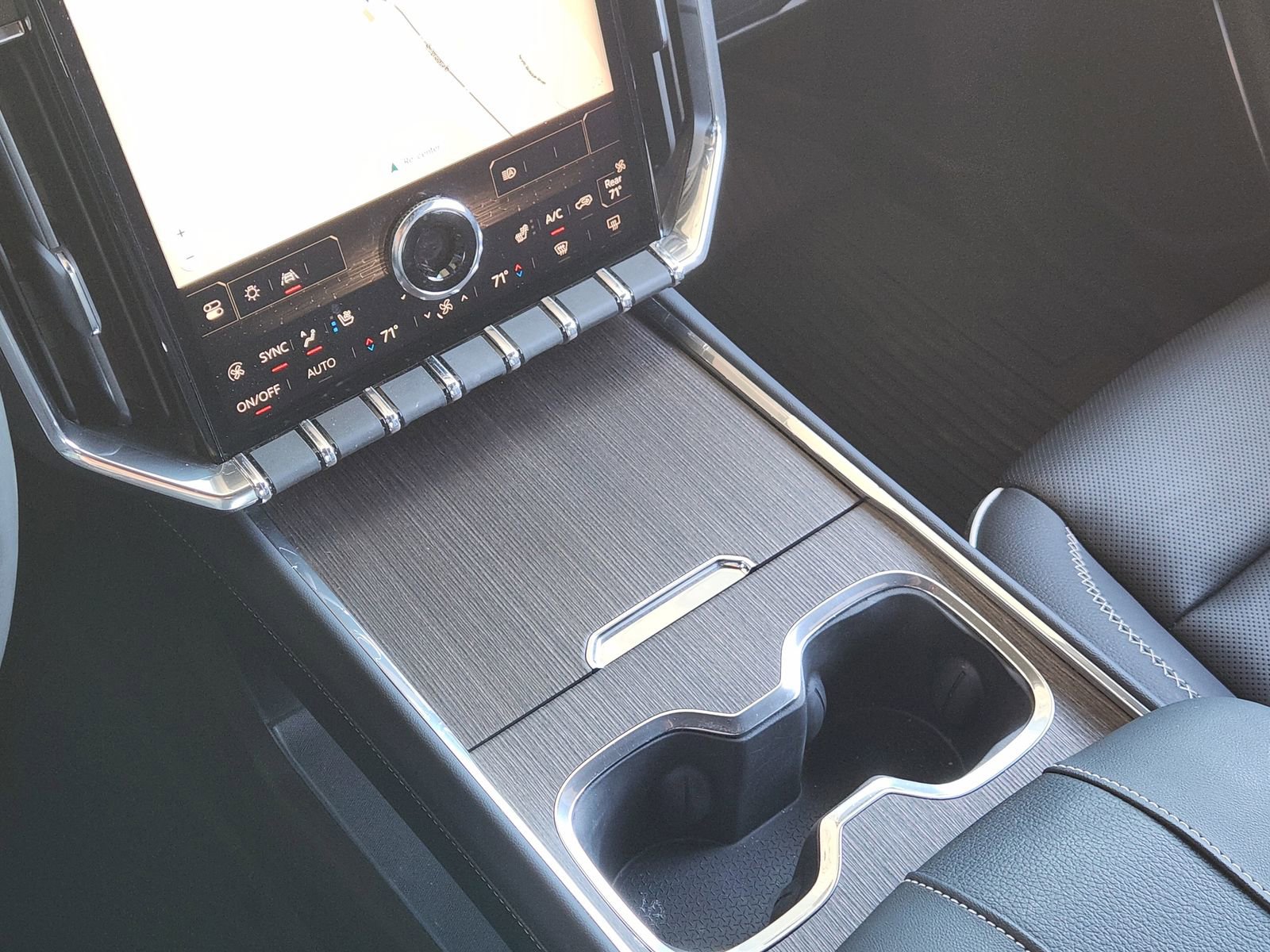 2024 GMC Acadia Denali - Photo 15