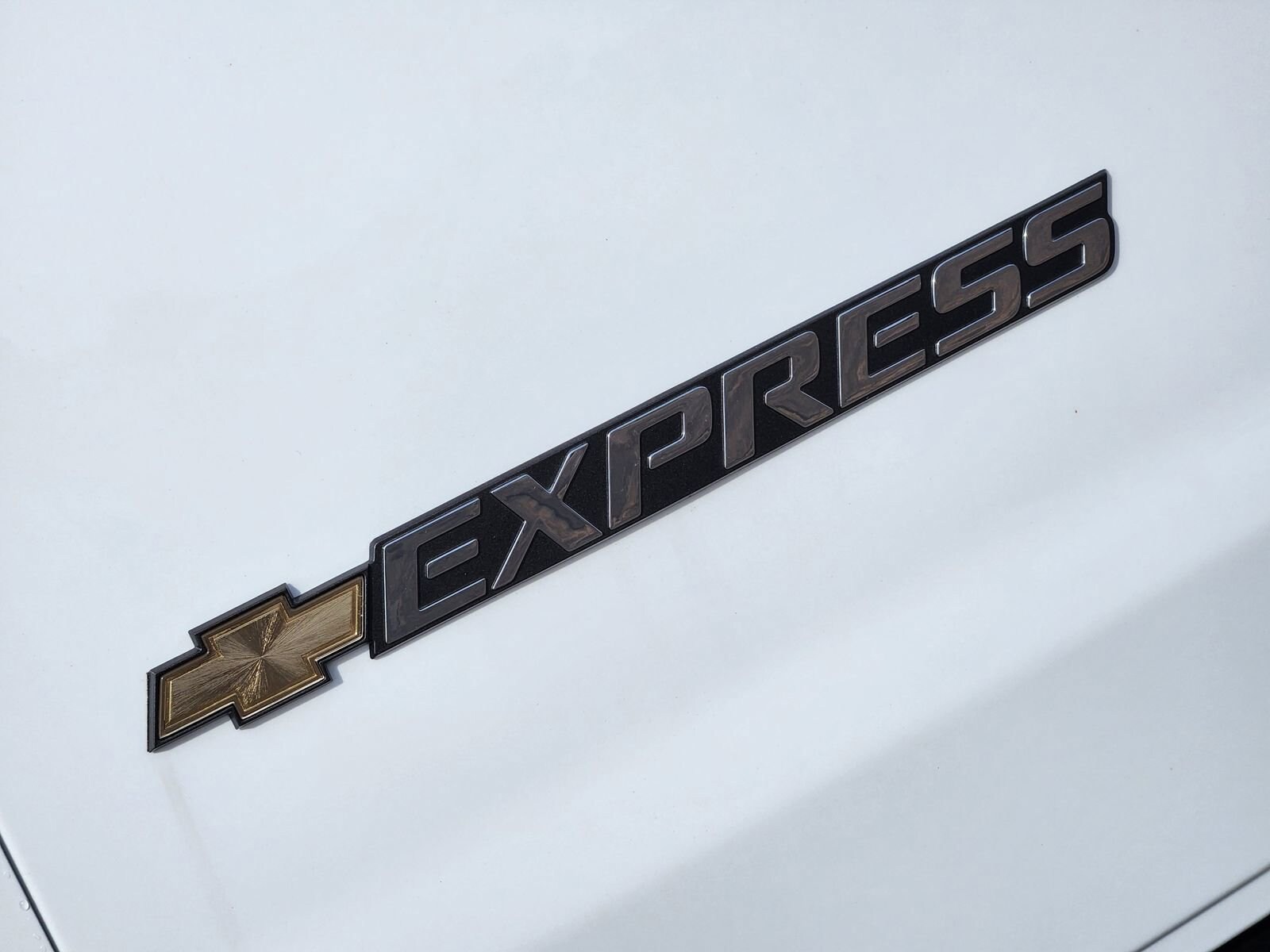 2025 Chevrolet Express Cargo Work Van - Photo 8