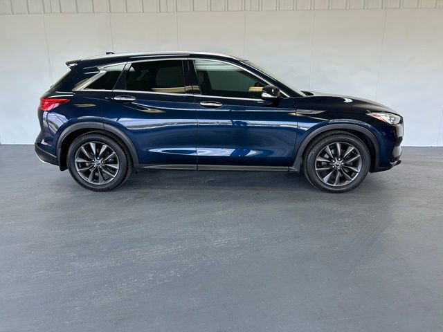 2019 Infiniti QX50 Essential photo 2