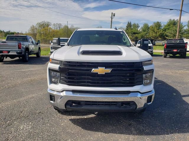 2025 Chevrolet Silverado 2500HD photo 2