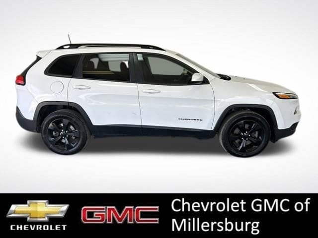 Used 2018 Jeep Cherokee Latitude with VIN 1C4PJMCB3JD527587 for sale in Millersburg, OH
