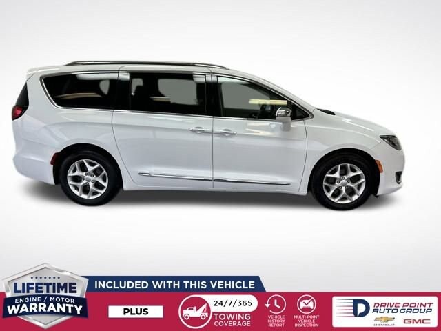 2020 Chrysler Pacifica Limited photo 2