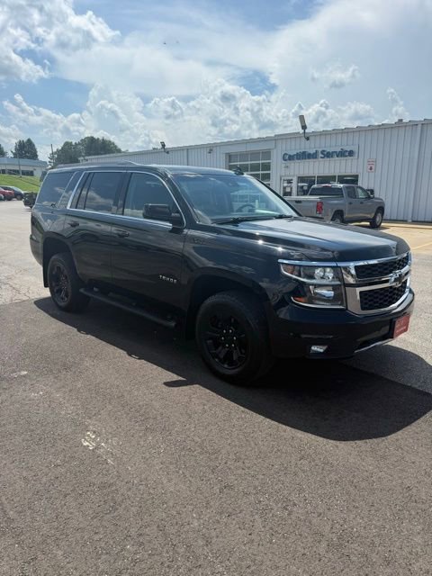 2018 Chevrolet Tahoe LT photo 2