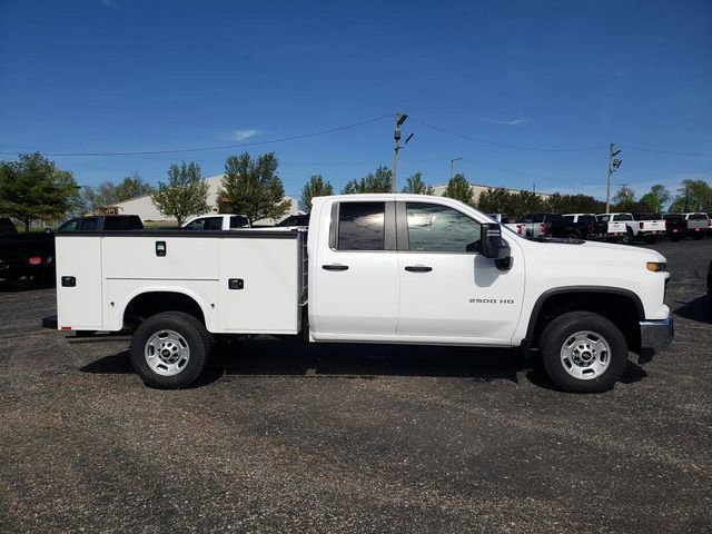 2025 Chevrolet Silverado 2500HD photo 3