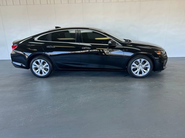 2018 Chevrolet Malibu Premier photo 2