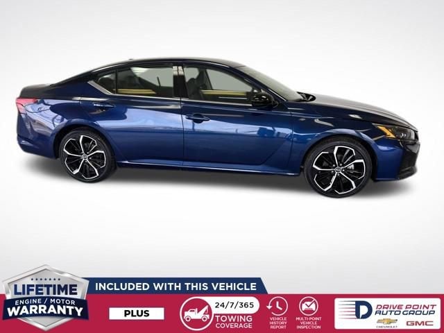 Used 2023 Nissan Altima SR with VIN 1N4BL4CV5PN381975 for sale in Millersburg, OH