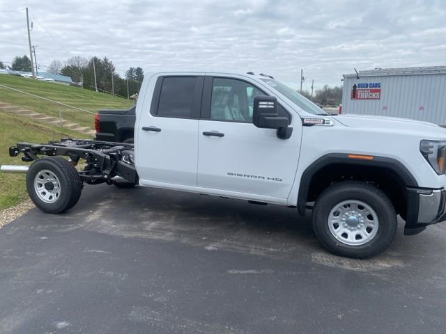 2025 Gmc Sierra 3500 HD Pro photo 2