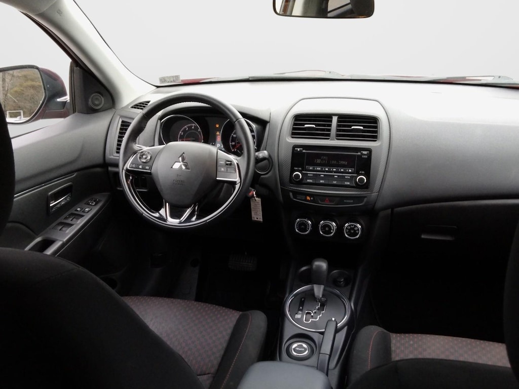 2017 Mitsubishi Outlander Sport ES photo 2