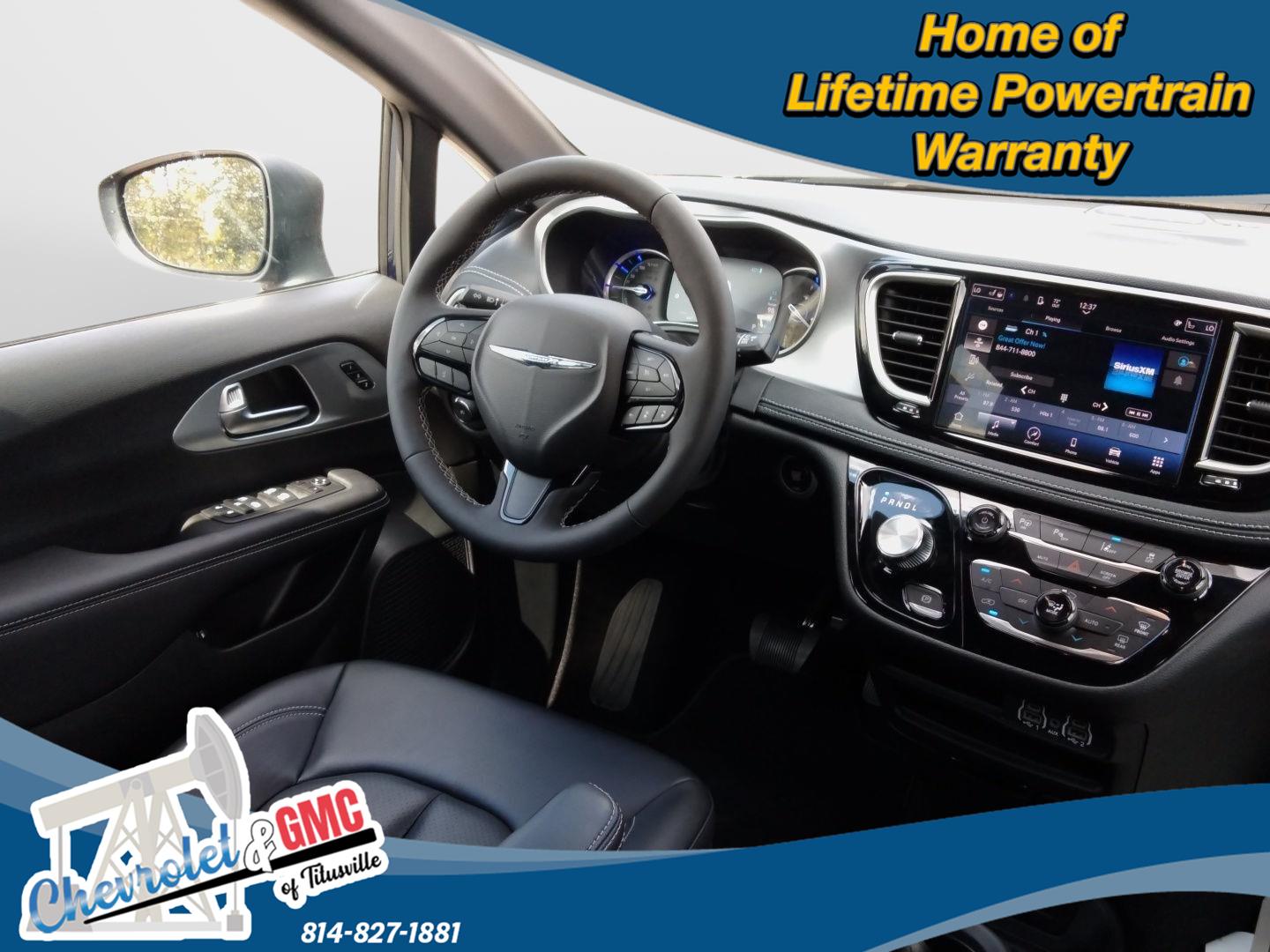 2023 Chrysler Pacifica Hybrid Touring L photo 3