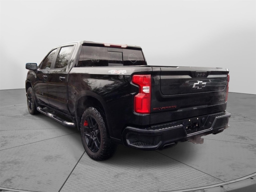 2021 Chevrolet Silverado 1500 RST photo 2