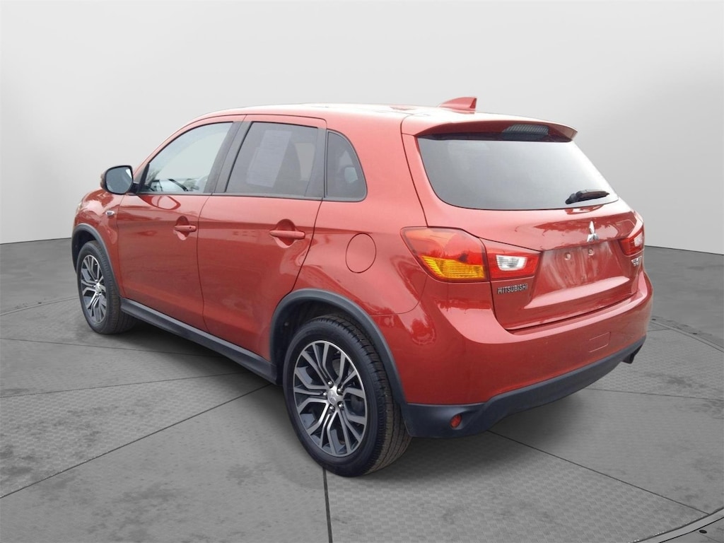 2017 Mitsubishi Outlander Sport ES photo 3