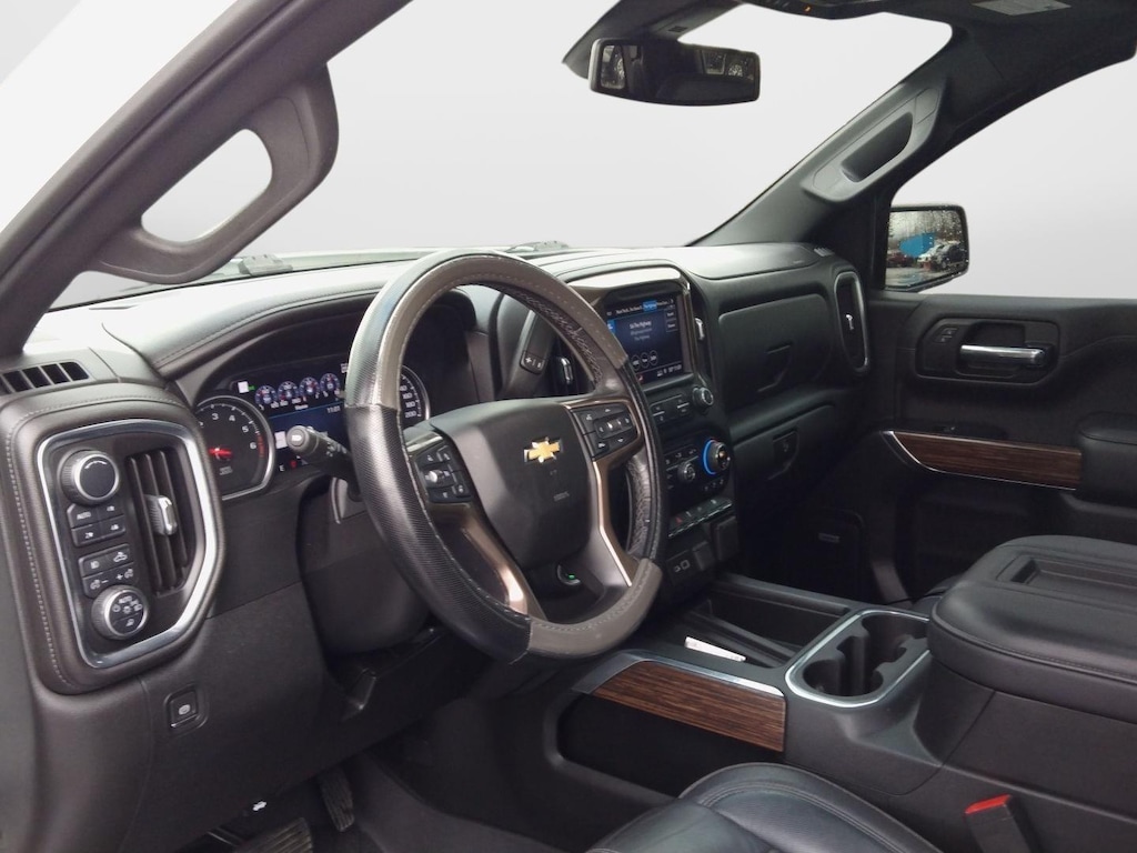 2019 Chevrolet Silverado 1500 High Country photo 2