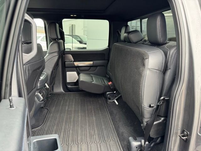 2025 Ford F-150 Platinum - Photo 14