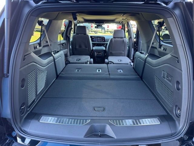 2026 Chevrolet Suburban Premier - Photo 14