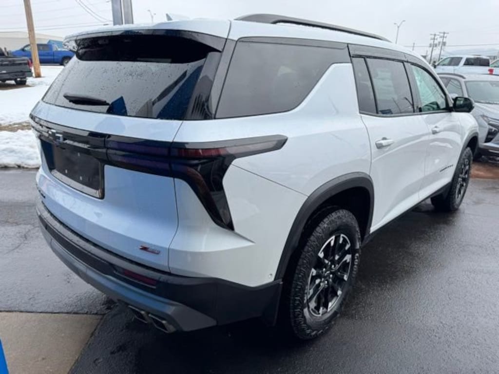 Used 2025 Chevrolet Traverse Z71 SUV