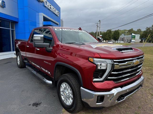 2025 Chevrolet Silverado 2500HD LTZ photo 3
