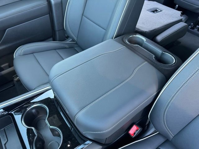 2026 Chevrolet Suburban Premier - Photo 18