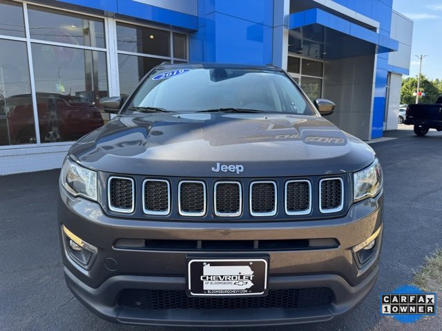 2019 Jeep Compass Latitude photo 2