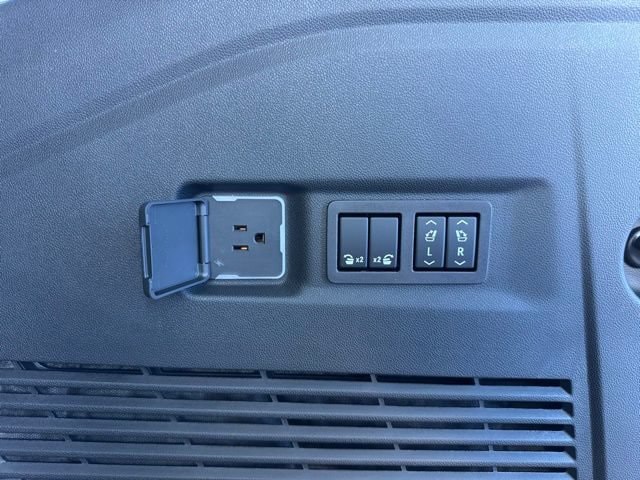 2026 Chevrolet Suburban Premier - Photo 12