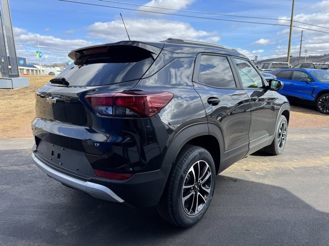 2025 Chevrolet Trailblazer LT photo 3