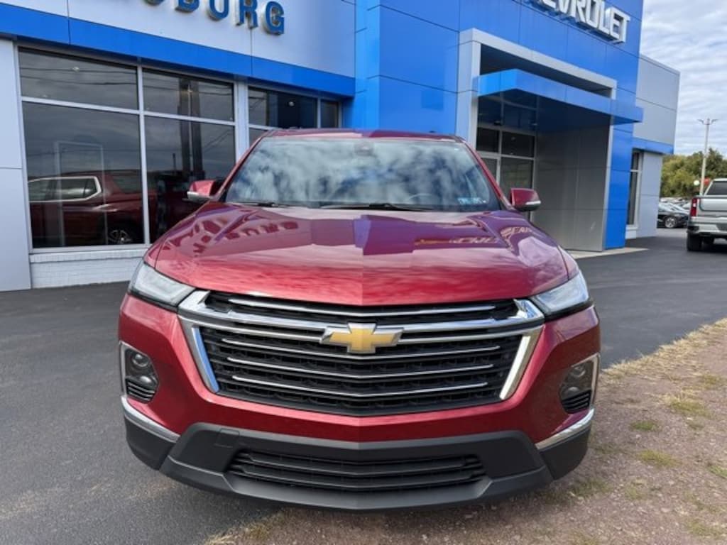 Used 2023 Chevrolet Traverse LT Cloth SUV