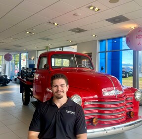 Staff member Max V from ID_62295598d6e6