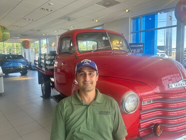 Staff member Kris R from ID_62295598d6e6