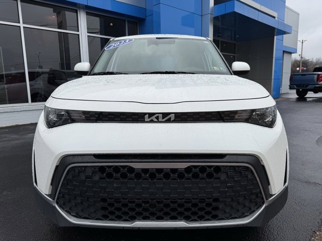 2023 Kia Soul LX photo 2