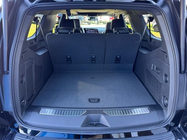 2026 Chevrolet Suburban Premier - Photo 11