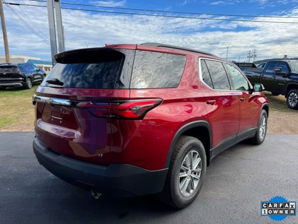 Used 2023 Chevrolet Traverse LT Cloth SUV