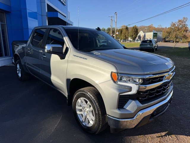 2026 Chevrolet Silverado 1500 LT photo 3