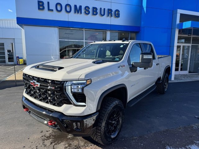 2026 Chevrolet Silverado 2500HD ZR2's photo