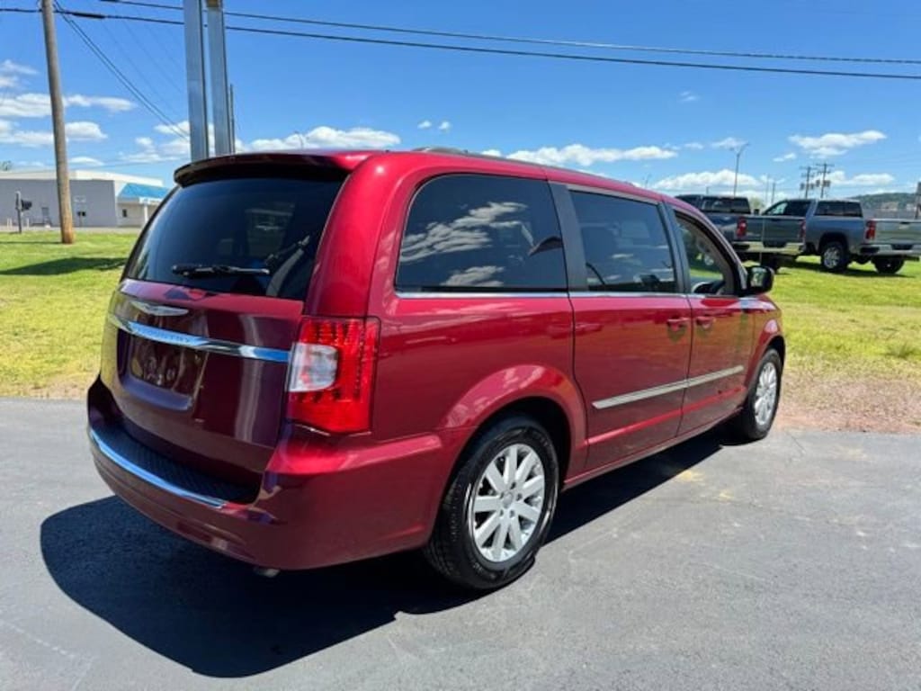 Used 2016 Chrysler Town & Country Touring