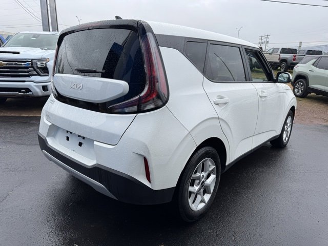 2023 Kia Soul LX photo 4
